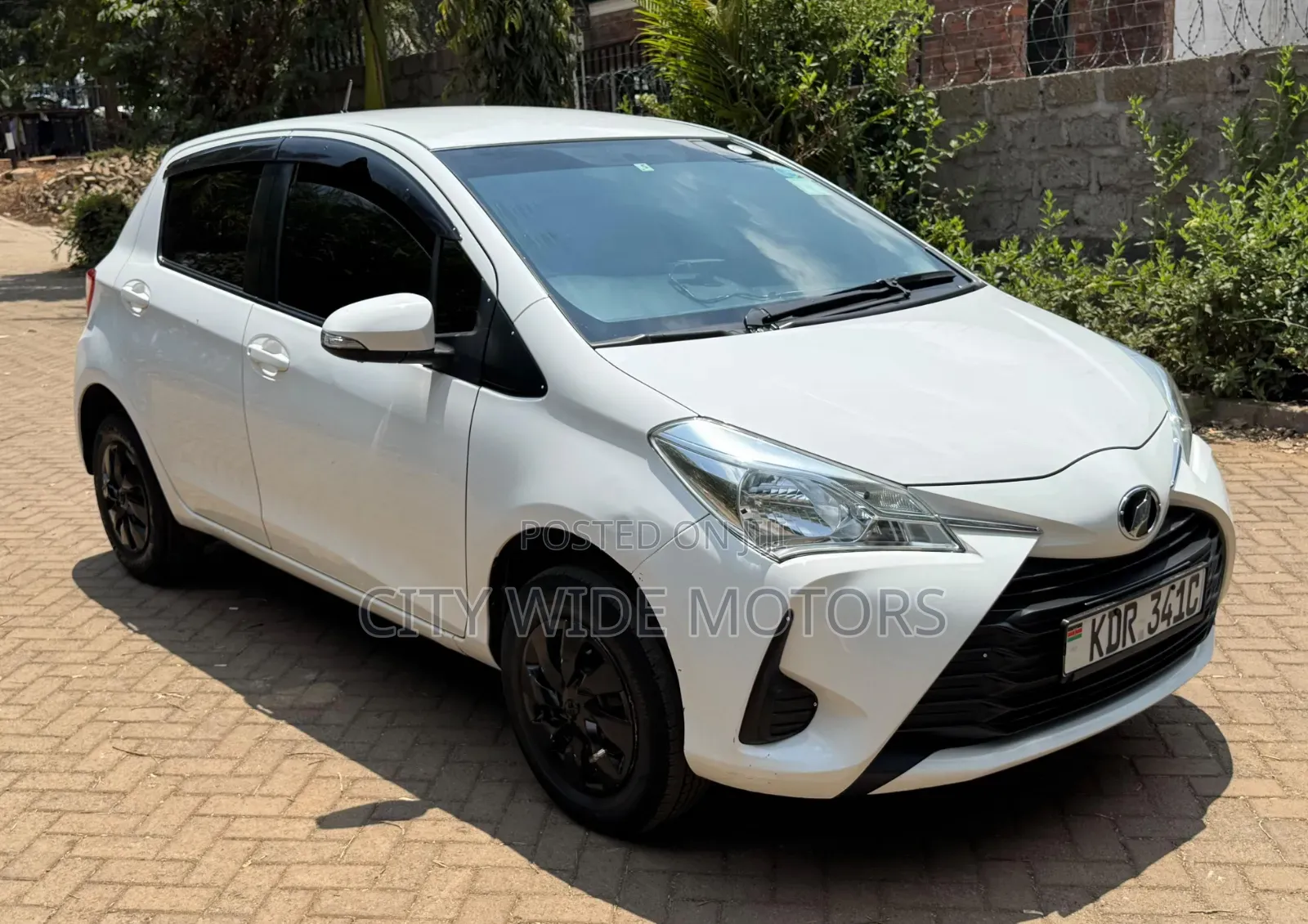 Toyota Vitz 2017 White