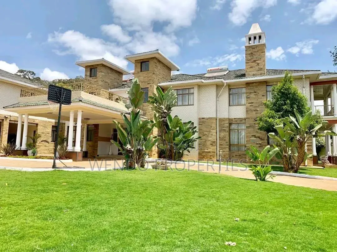 8bdrm Villa in Hardy for sale