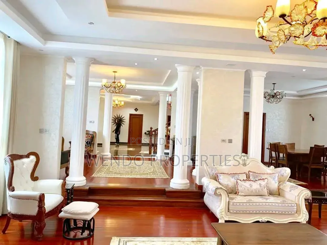 8bdrm Villa in Hardy for sale