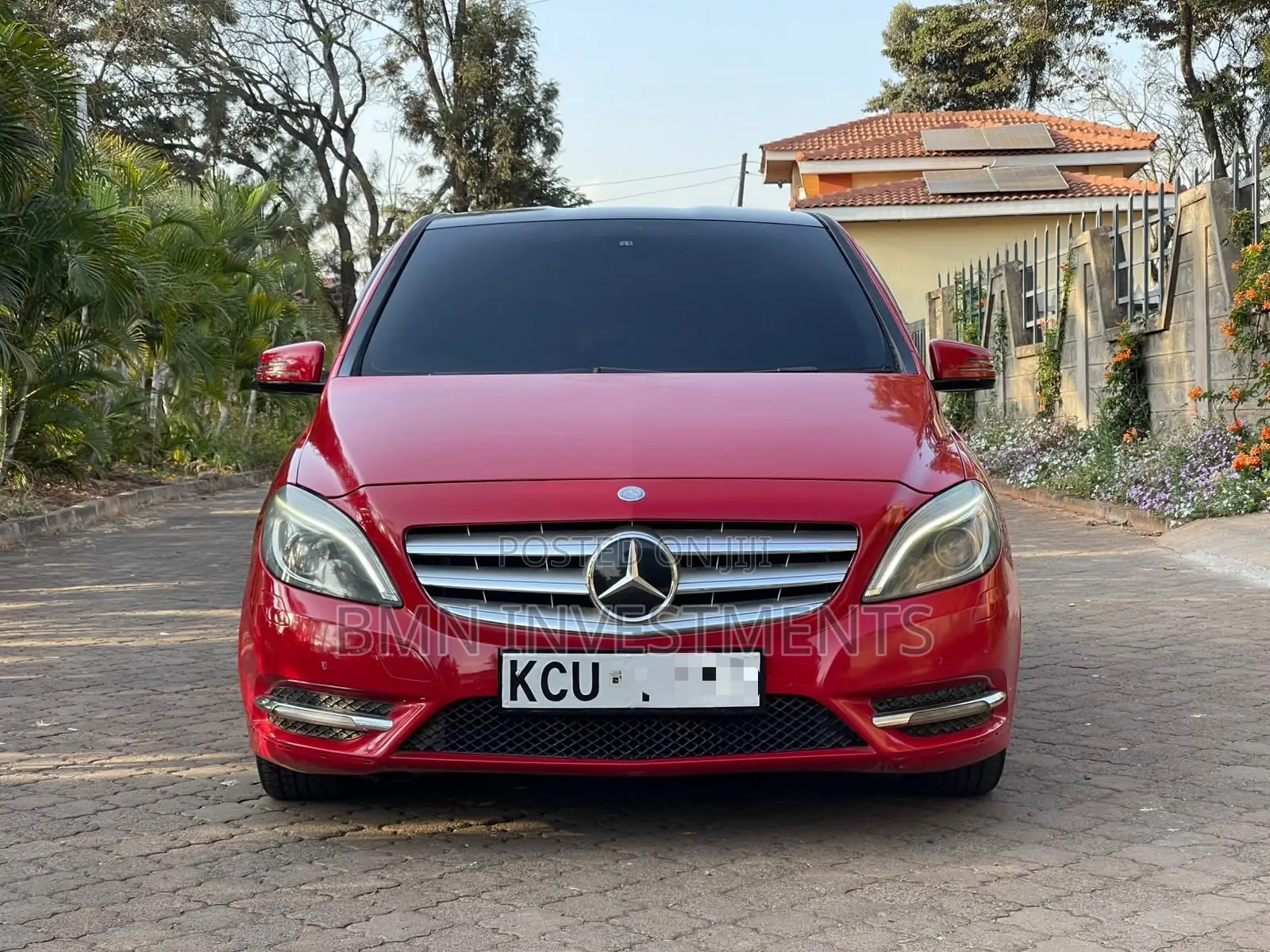 Mercedes-Benz B-Class B180 Petrol 2012 Red