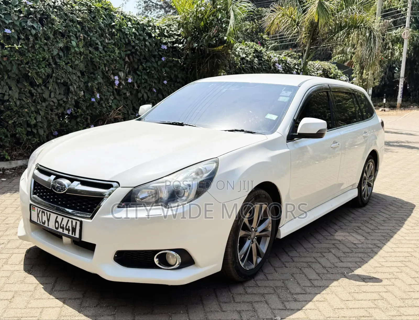 Subaru Legacy 2013 White