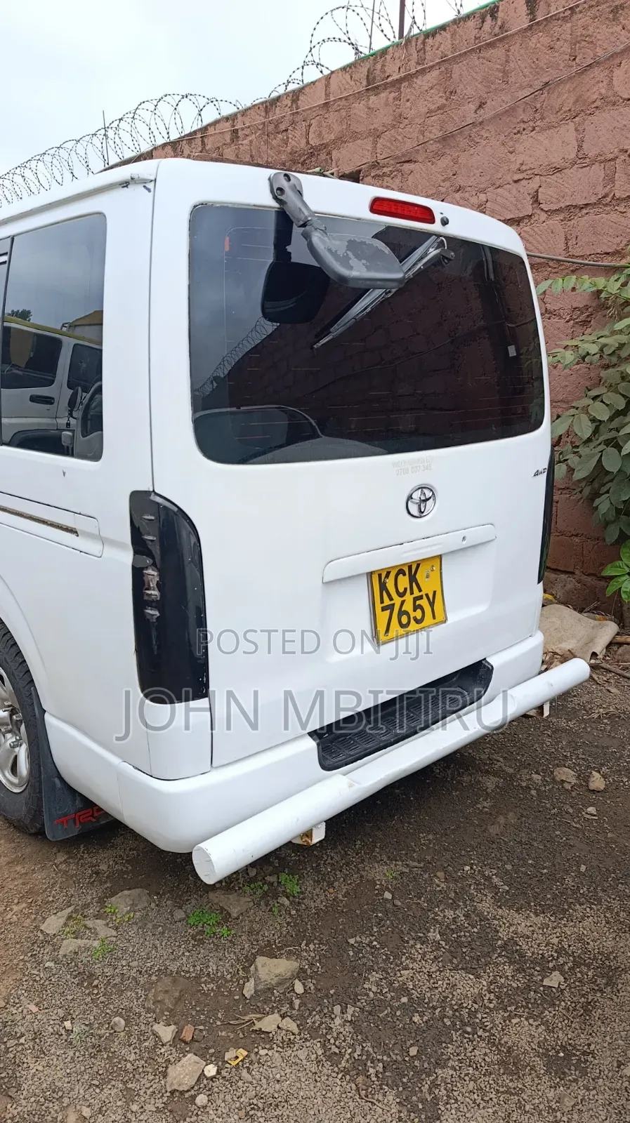 Nissan 100 2015 White