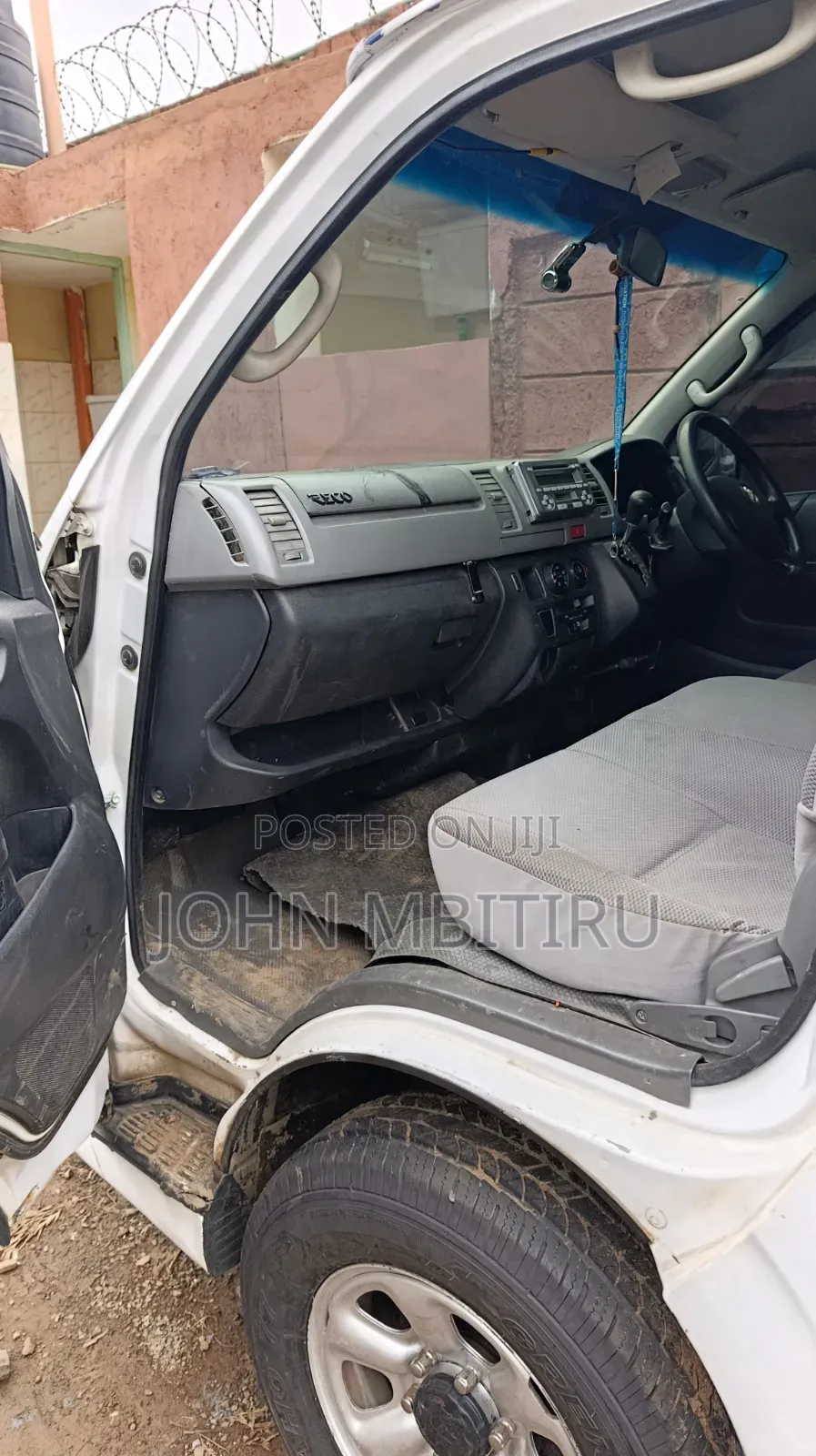 Nissan 100 2015 White