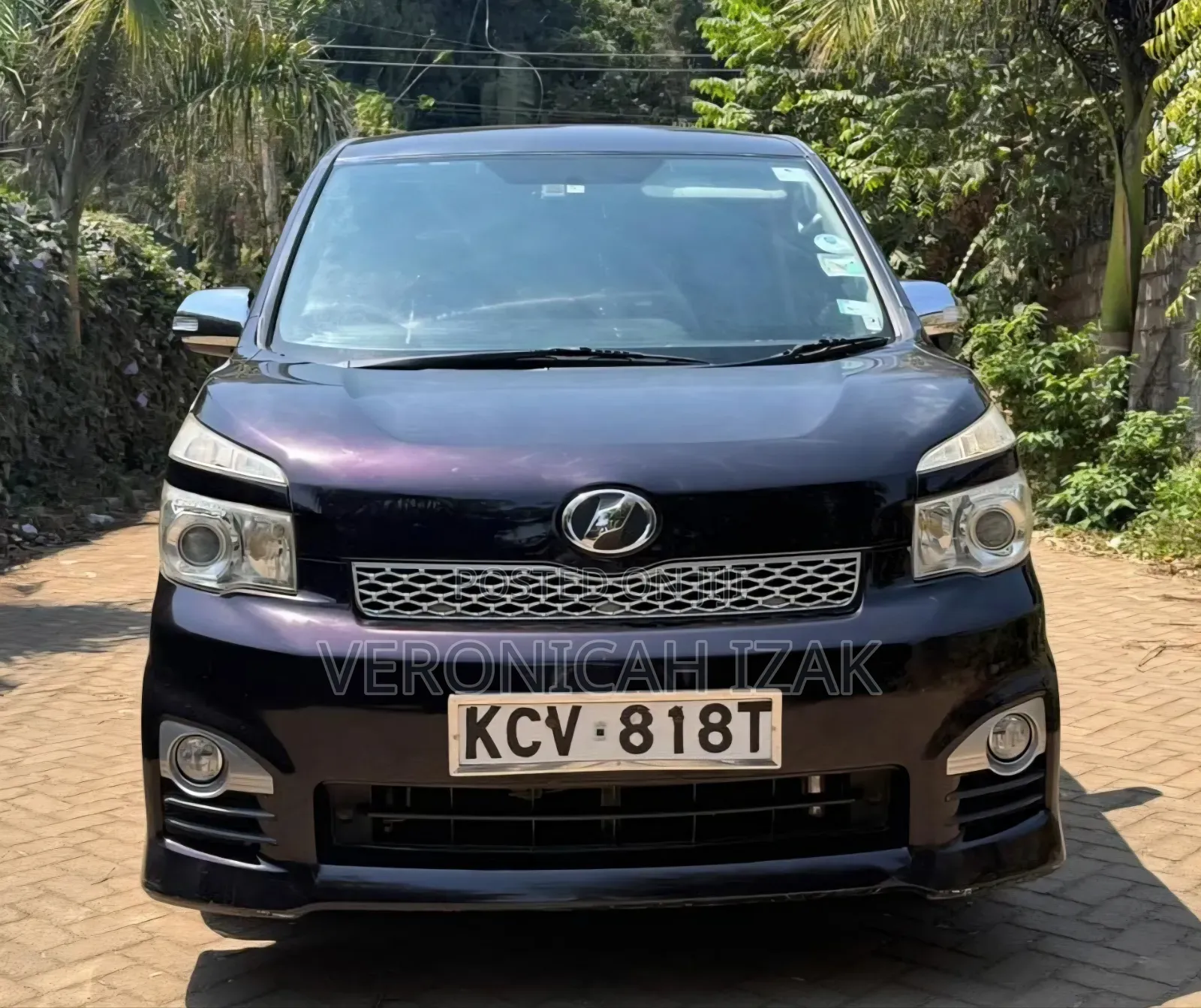 Toyota Voxy 2013 Burgundy