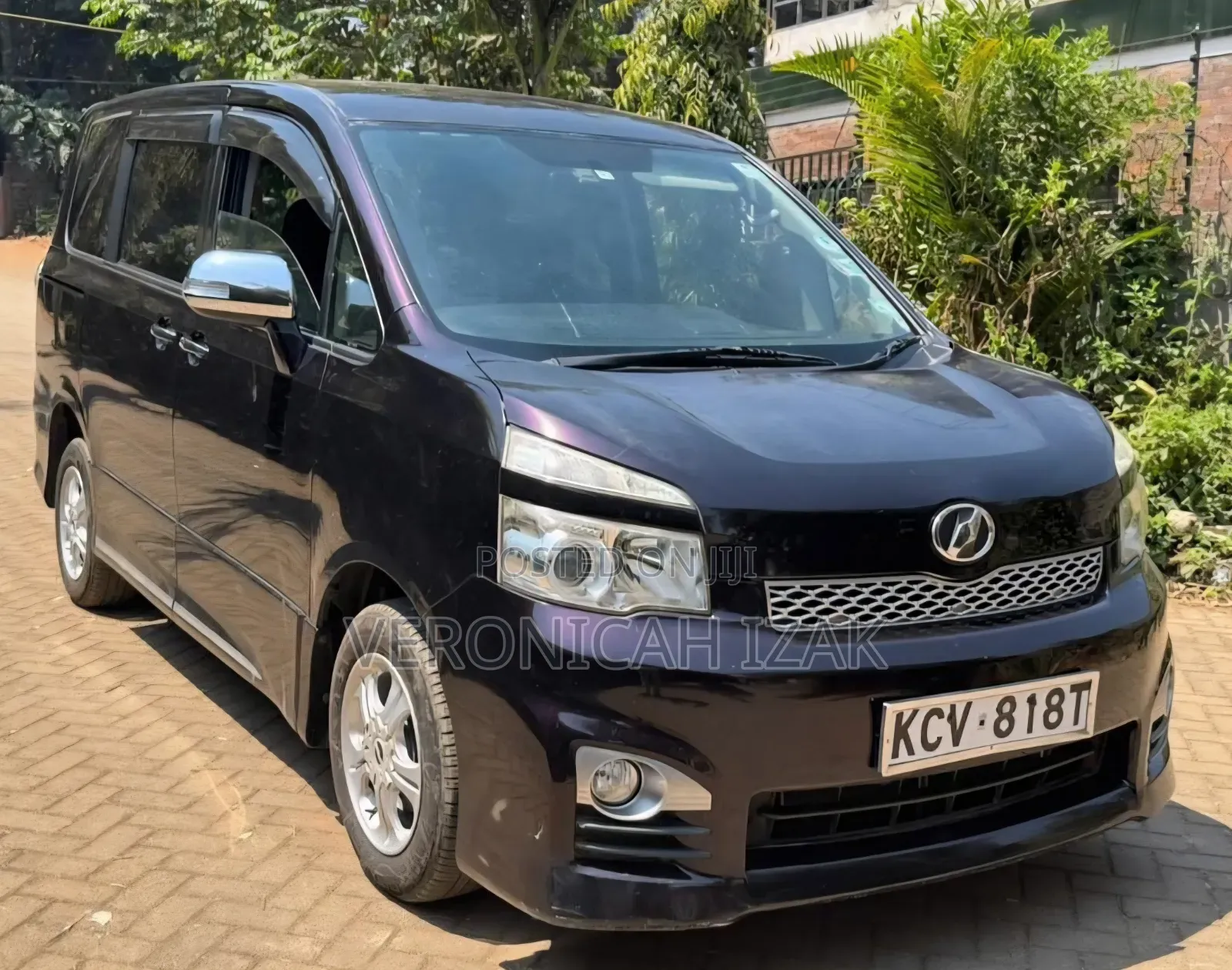 Toyota Voxy 2013 Burgundy
