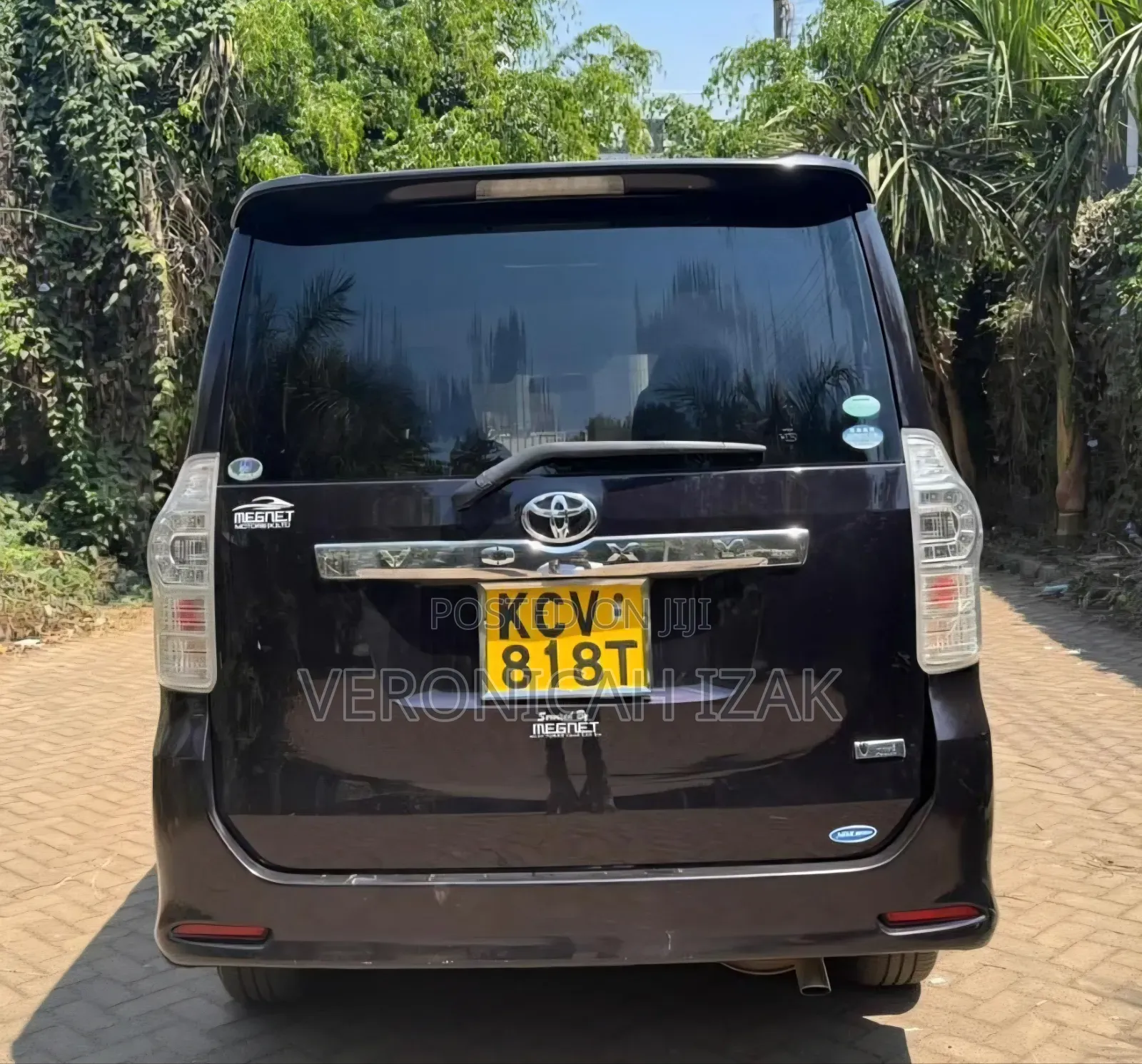 Toyota Voxy 2013 Burgundy
