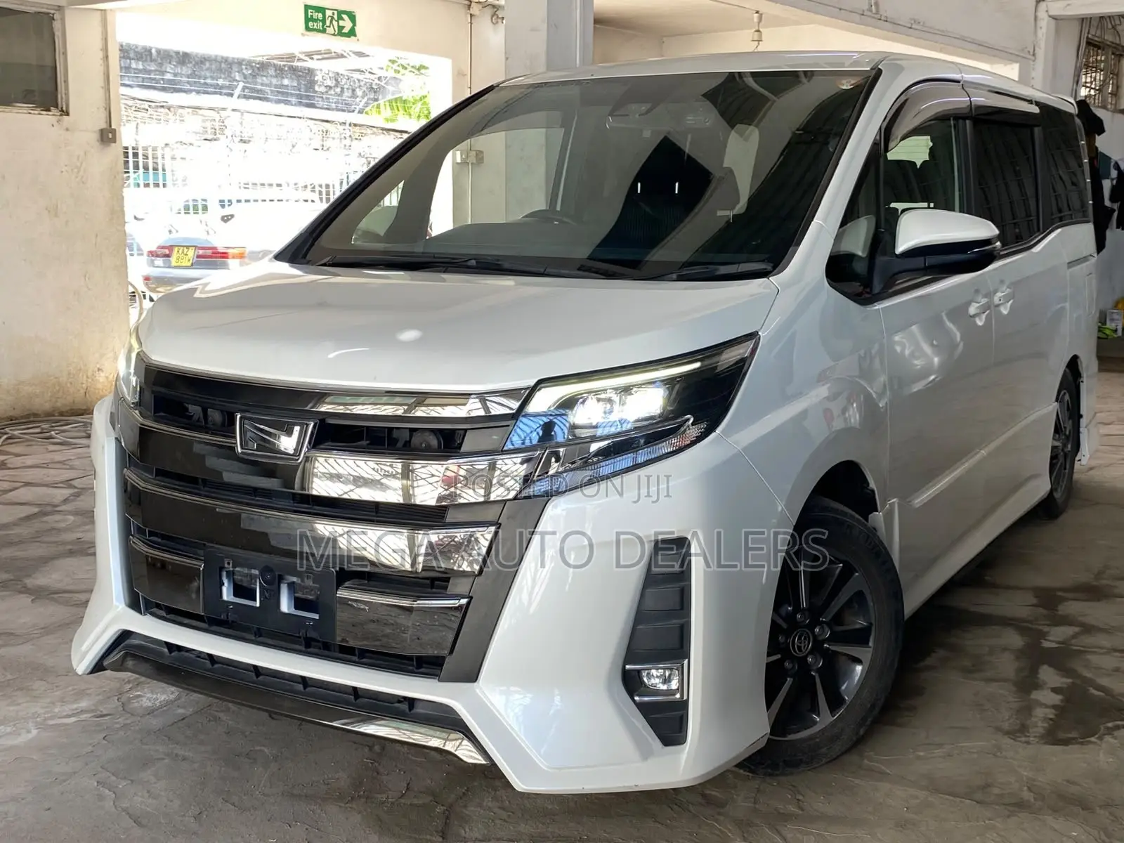 Toyota Noah 2019 White