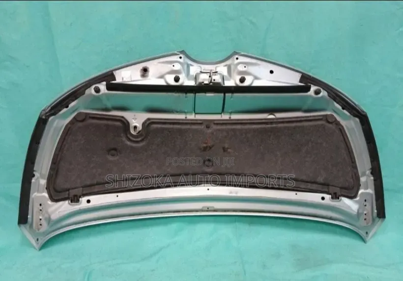 Bonnet Mazda Biante 2012
