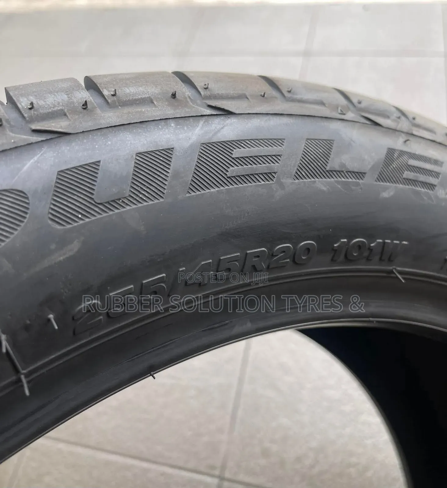 255 /45 R20 Bridgestone Tyres 101w Dueler HP Sport