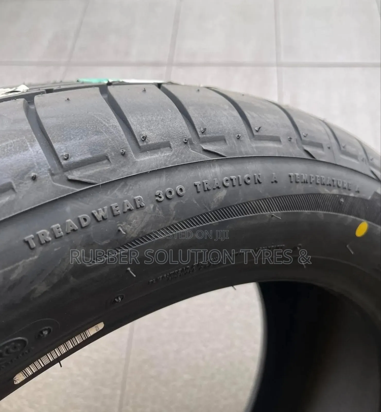 255 /45 R20 Bridgestone Tyres 101w Dueler HP Sport