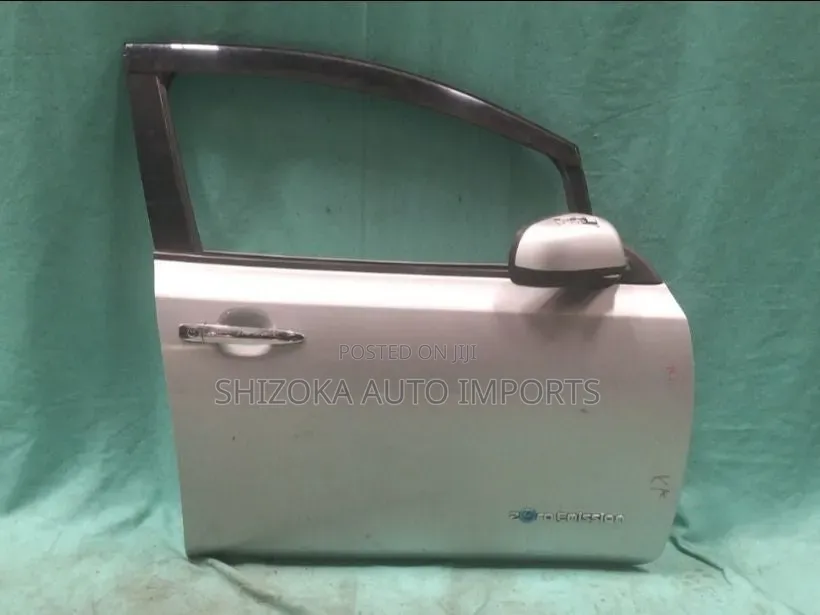 F Door Assy Rh Nissan Leaf Ze0 2012