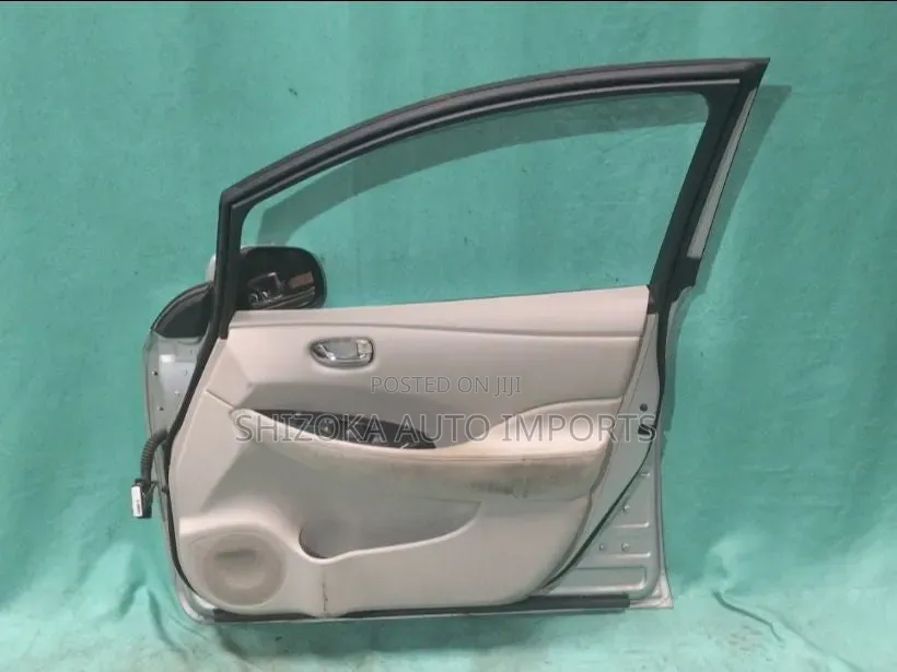 F Door Assy Rh Nissan Leaf Ze0 2012