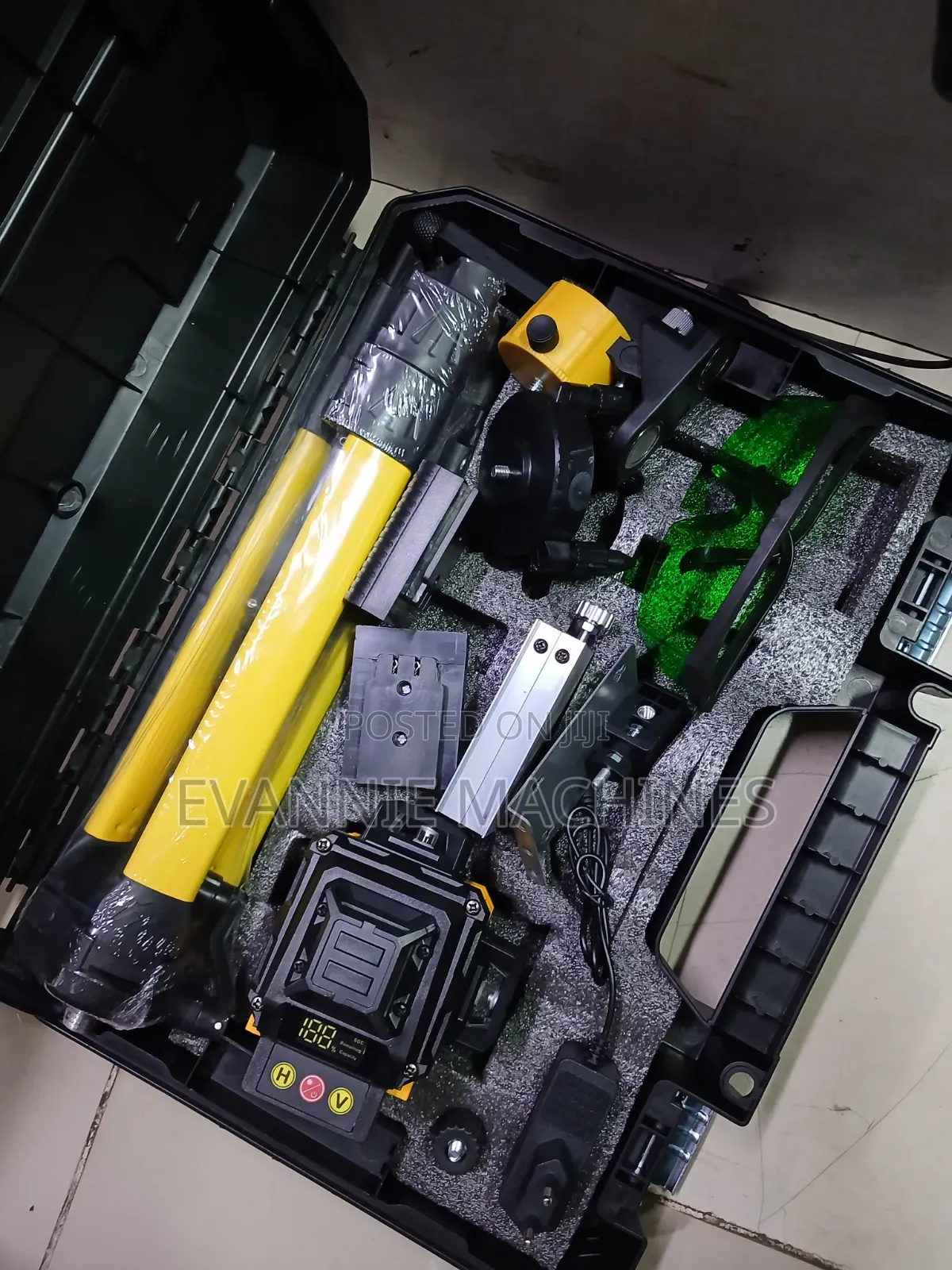 16-Line 360° Self-Leveling Green Beam Laser Level Kit