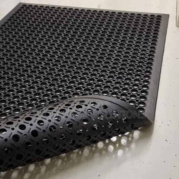 Outdoor Rubber Entrance Mats 120x80cm | Weatherproof Ramp Mat