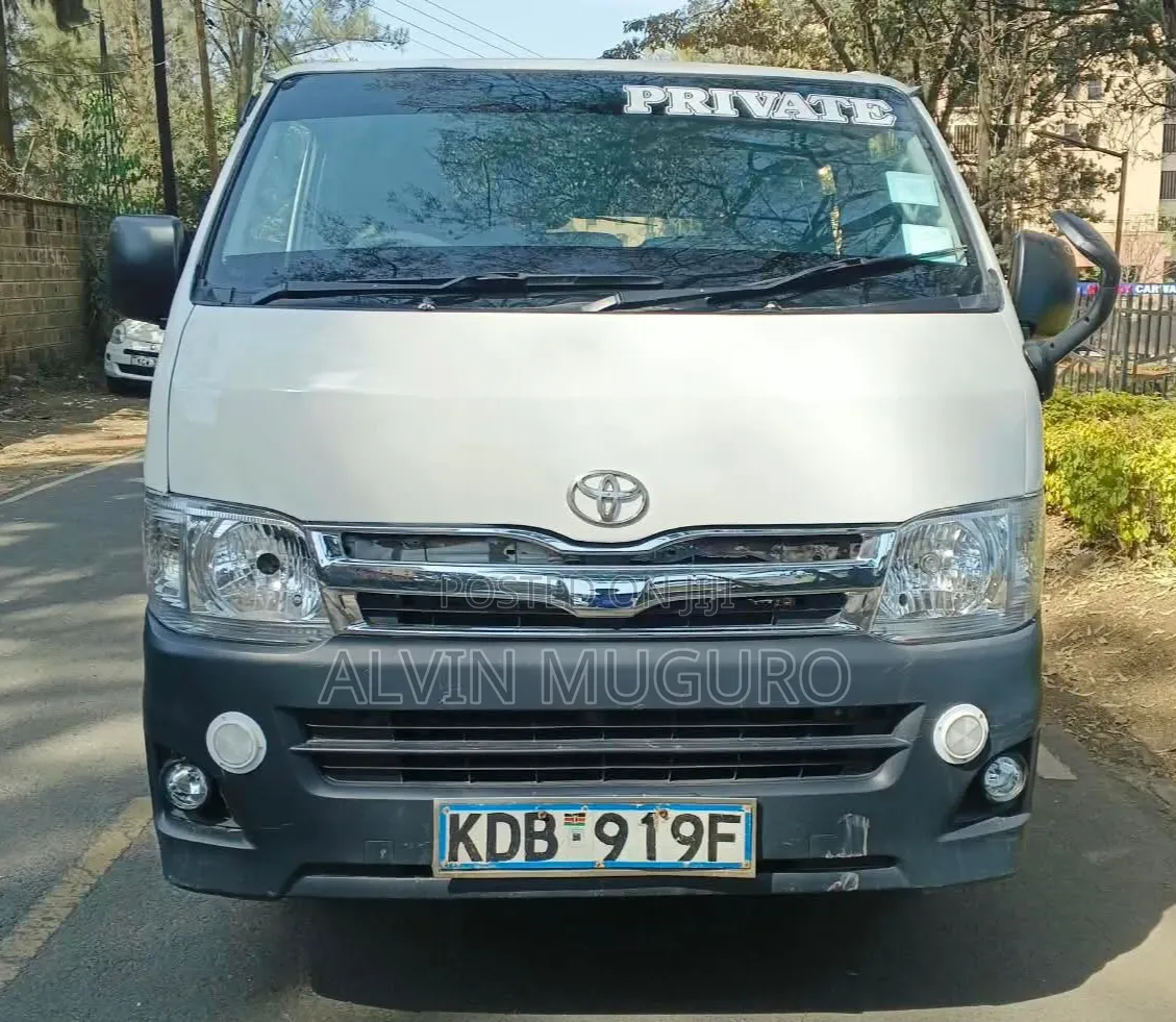 Toyota HiAce 2014 White