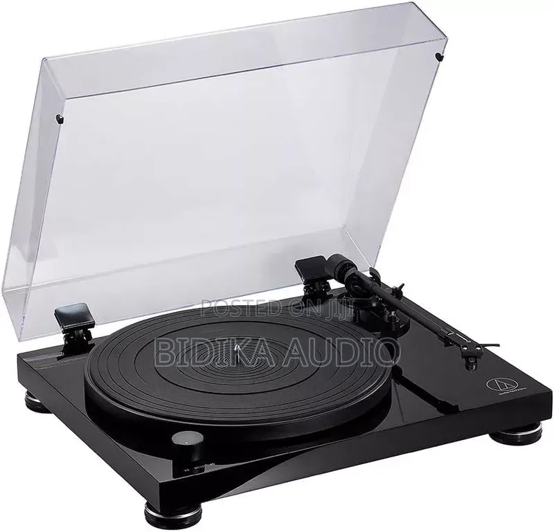 Audio-Technica LPW50BTRW Wireless Belt-Drive Turntable.