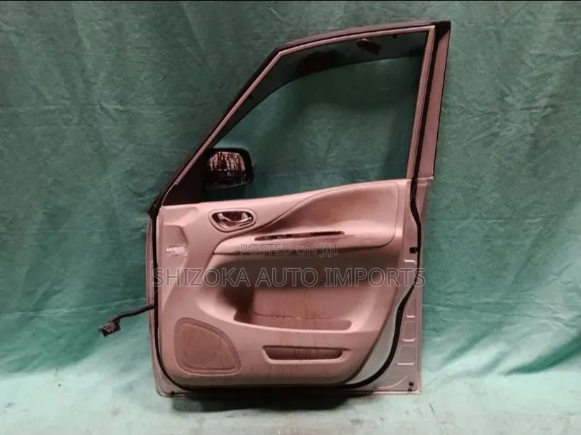 F Door Assy Rh Nissan Serena C26 2012
