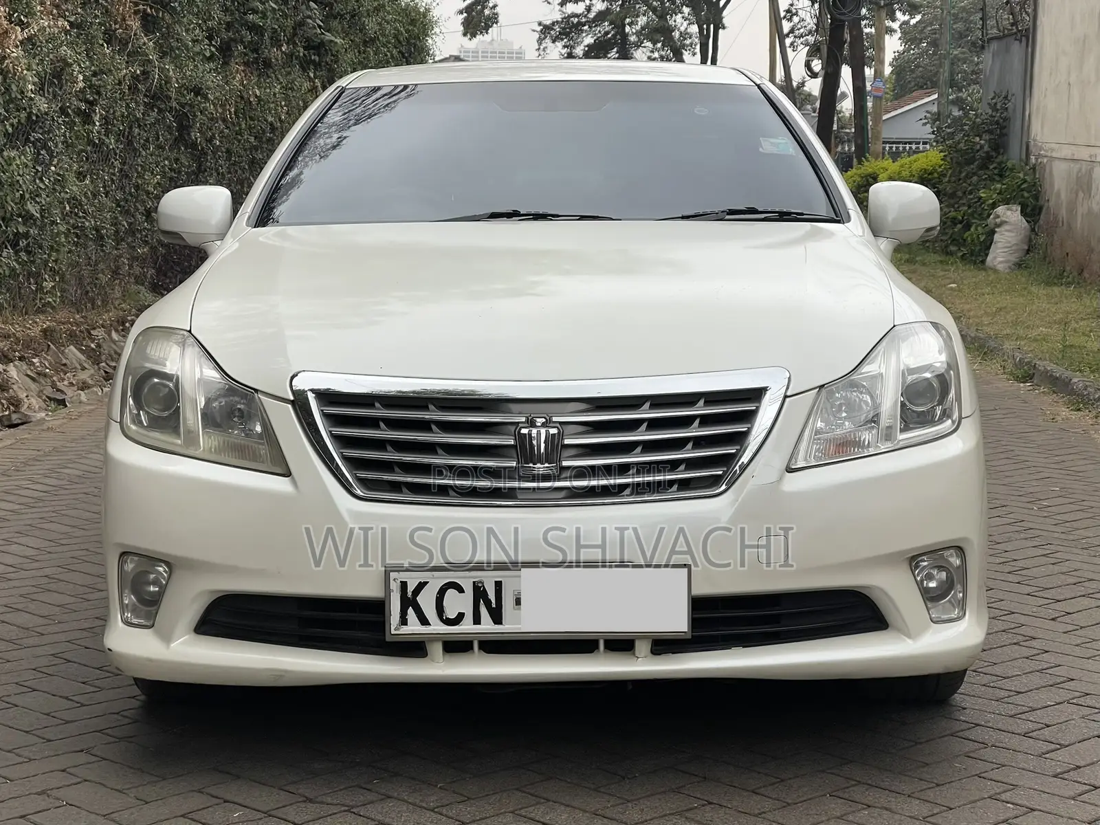 Toyota Crown 2011 White