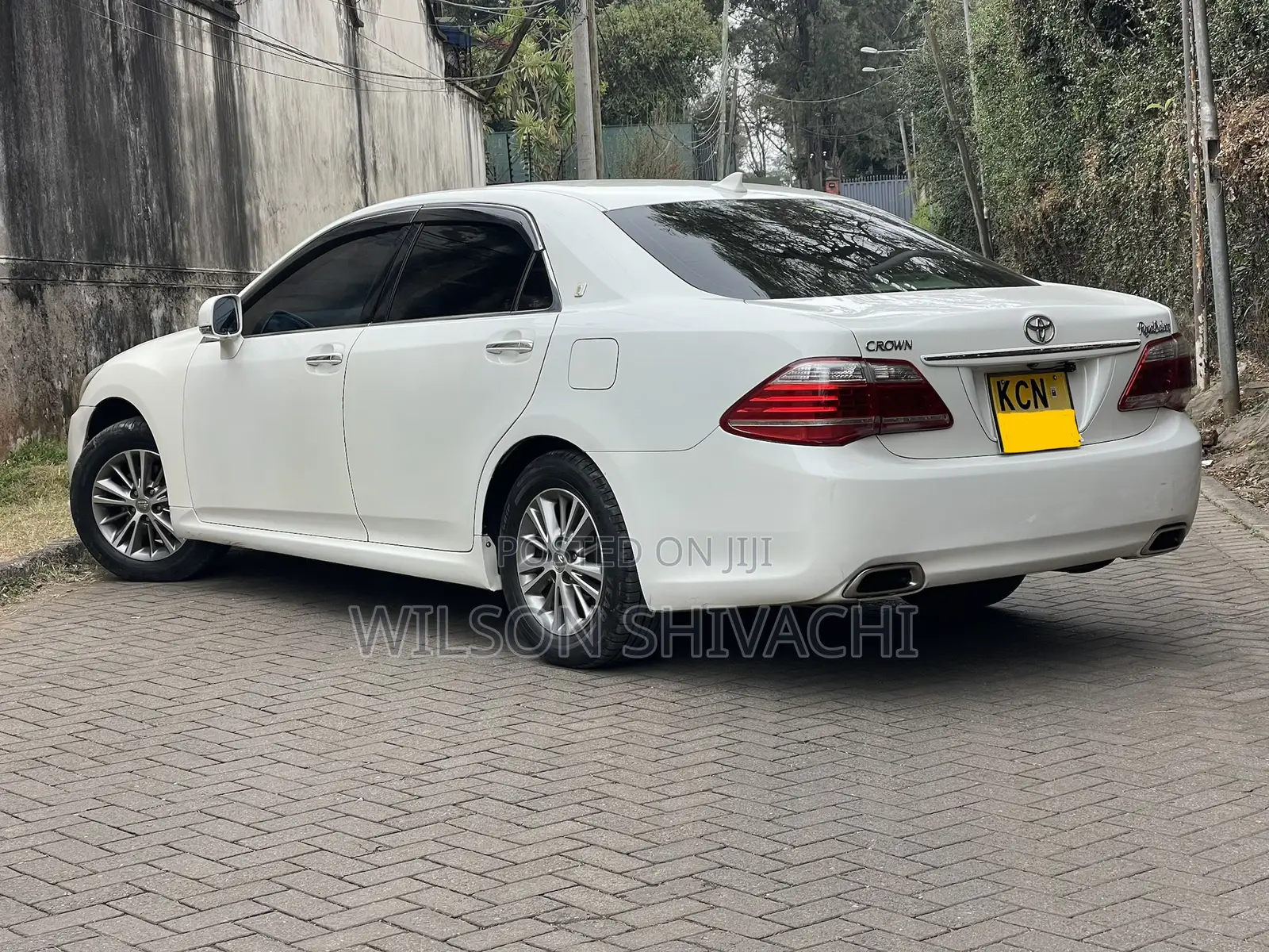 Toyota Crown 2011 White