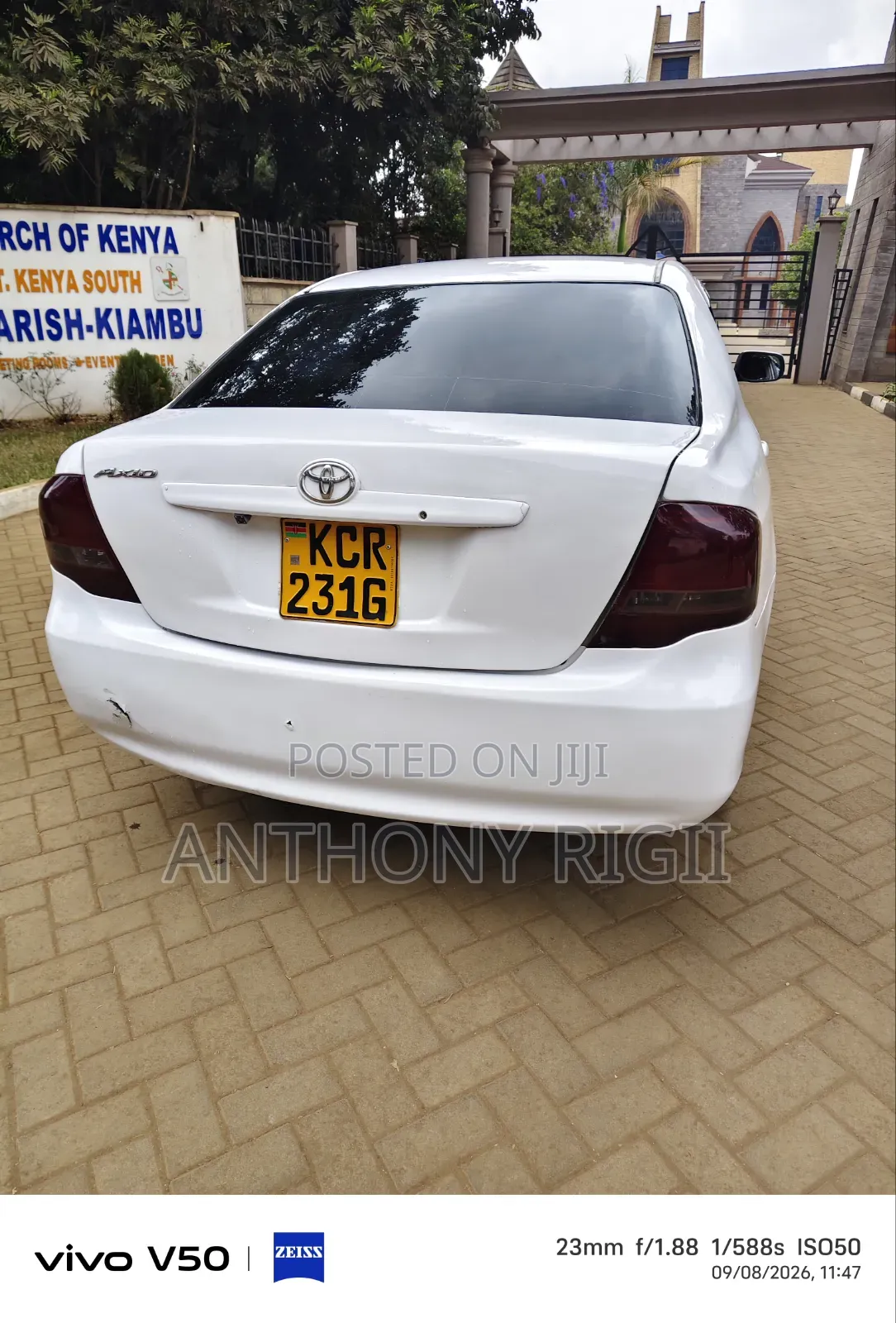 Toyota Sienta 2011 White
