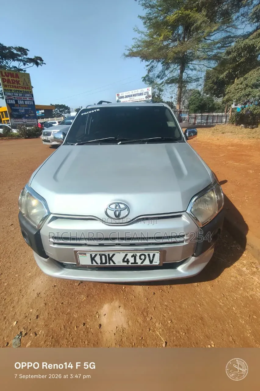 Toyota Probox 2017 Silver