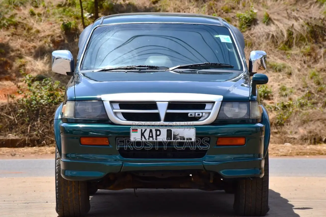 Mitsubishi Challenger 2000 Green