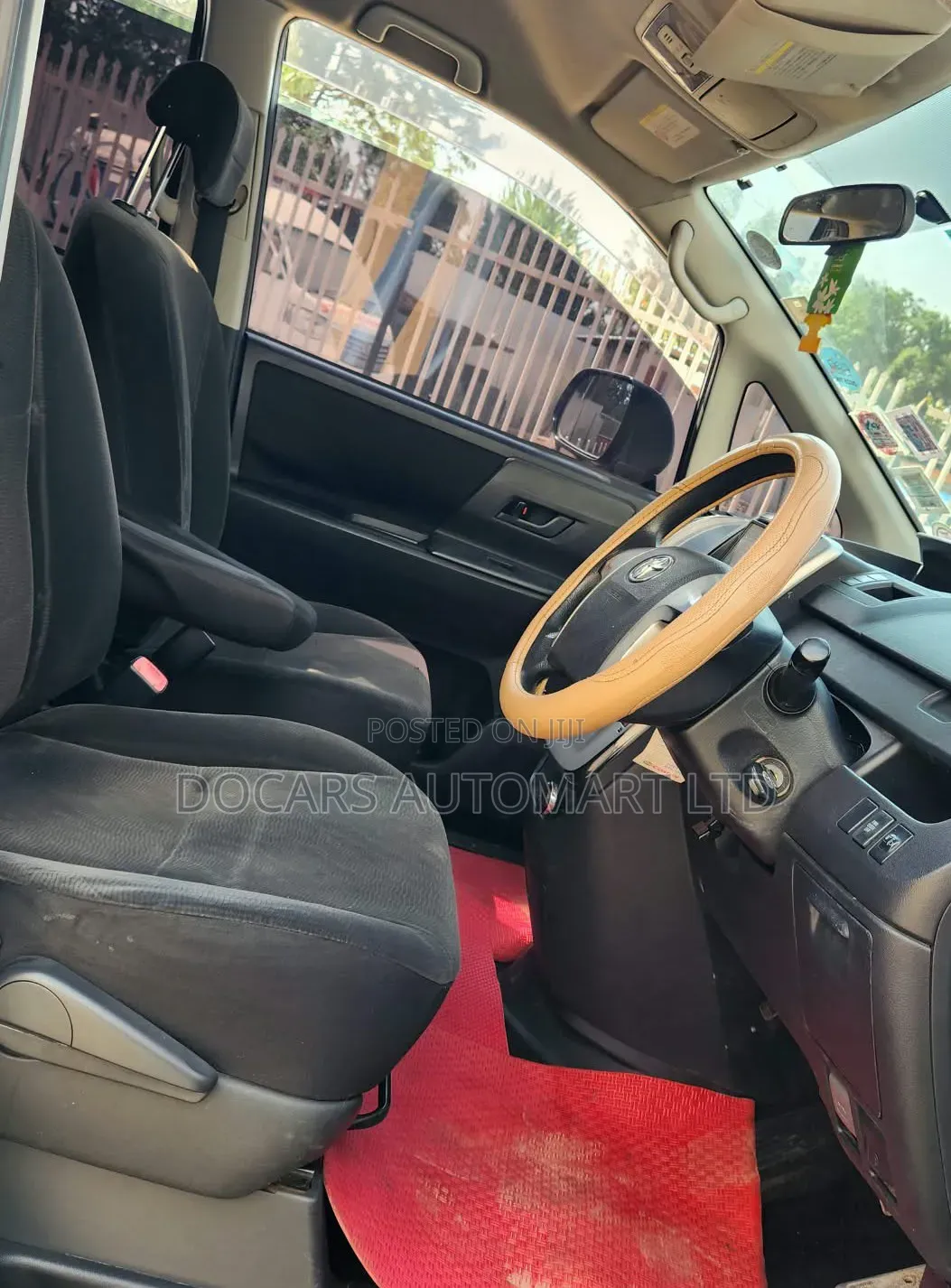 Toyota Noah 2011 Gray