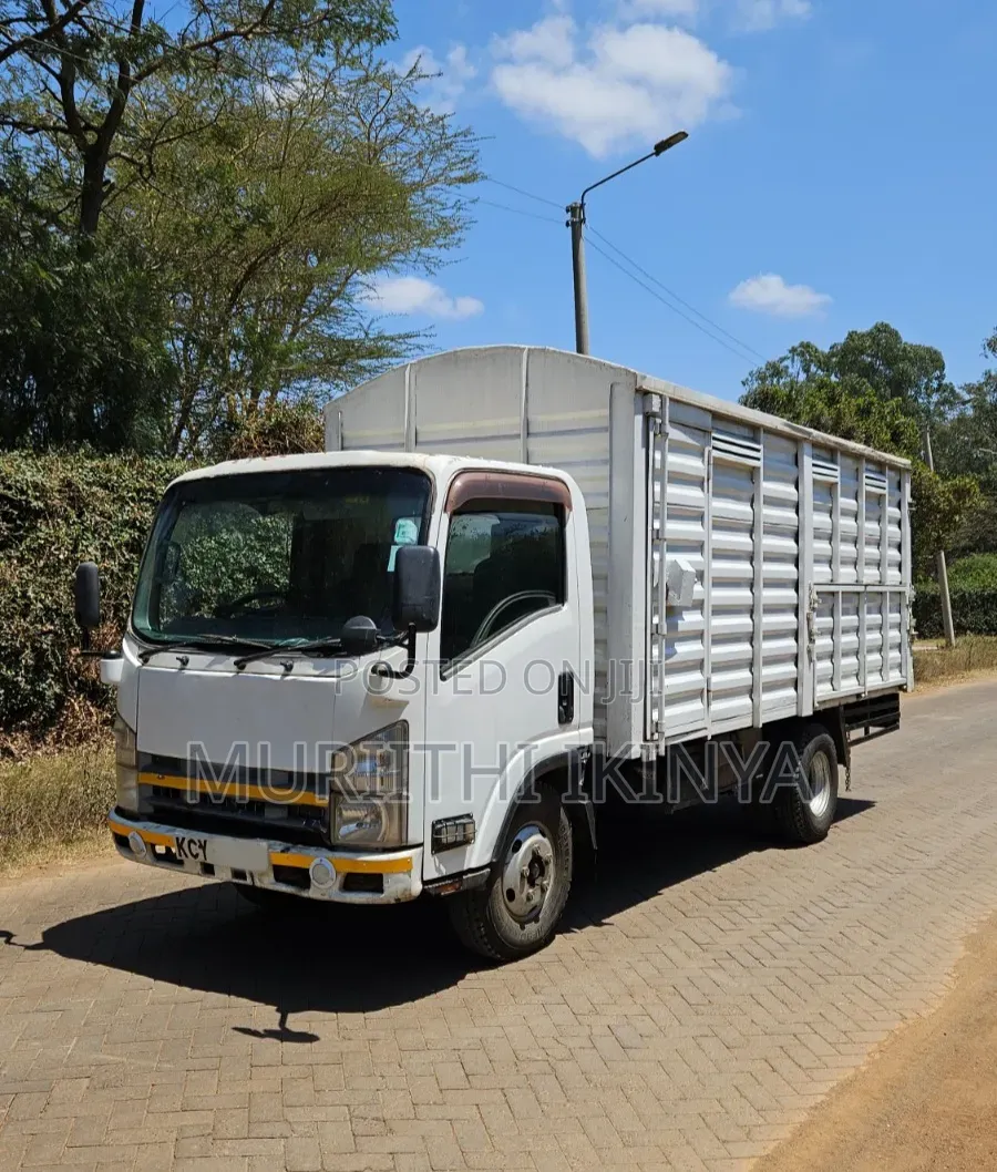 Isuzu ELF Truck 2020 White