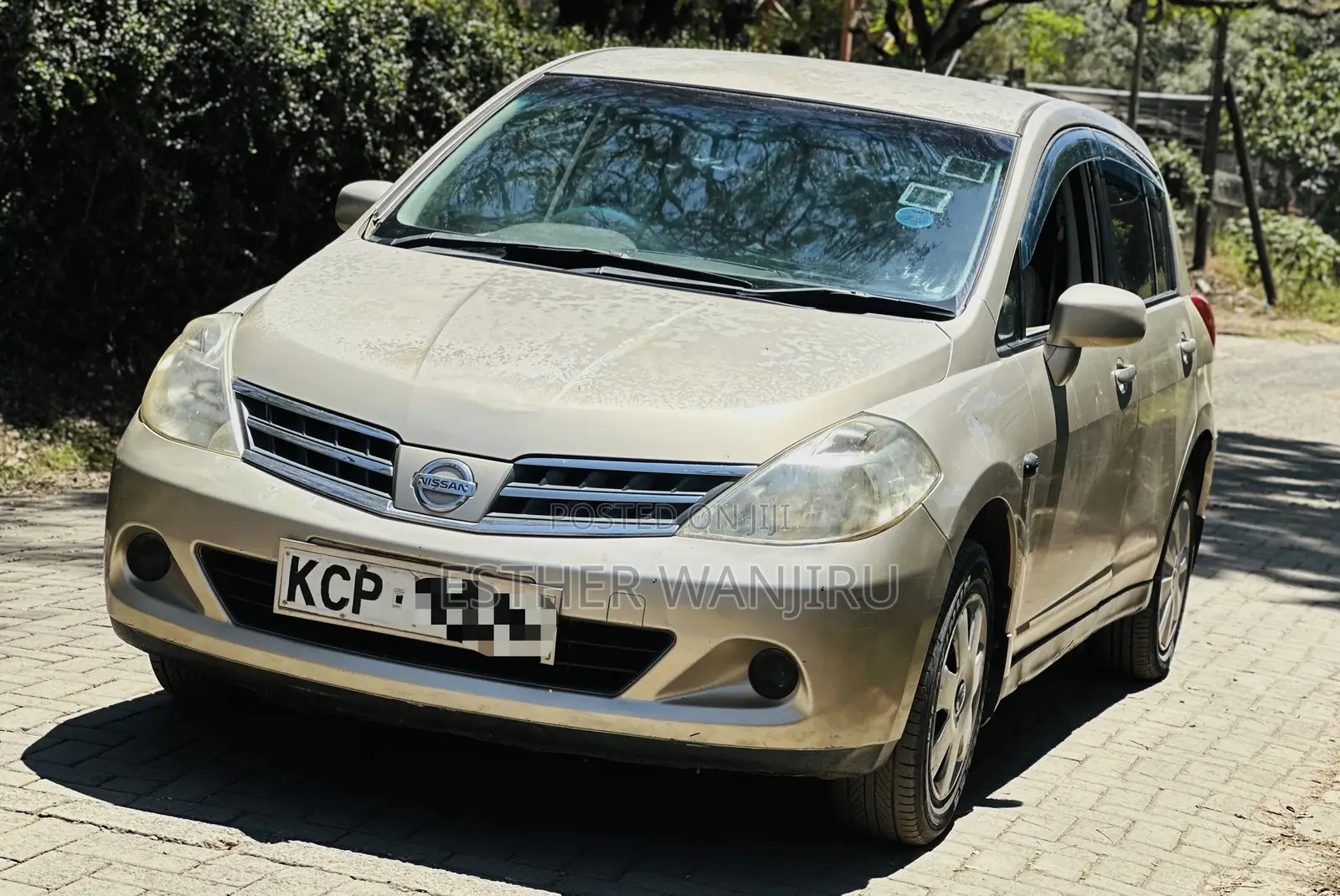 Nissan Tiida 2010 Brown