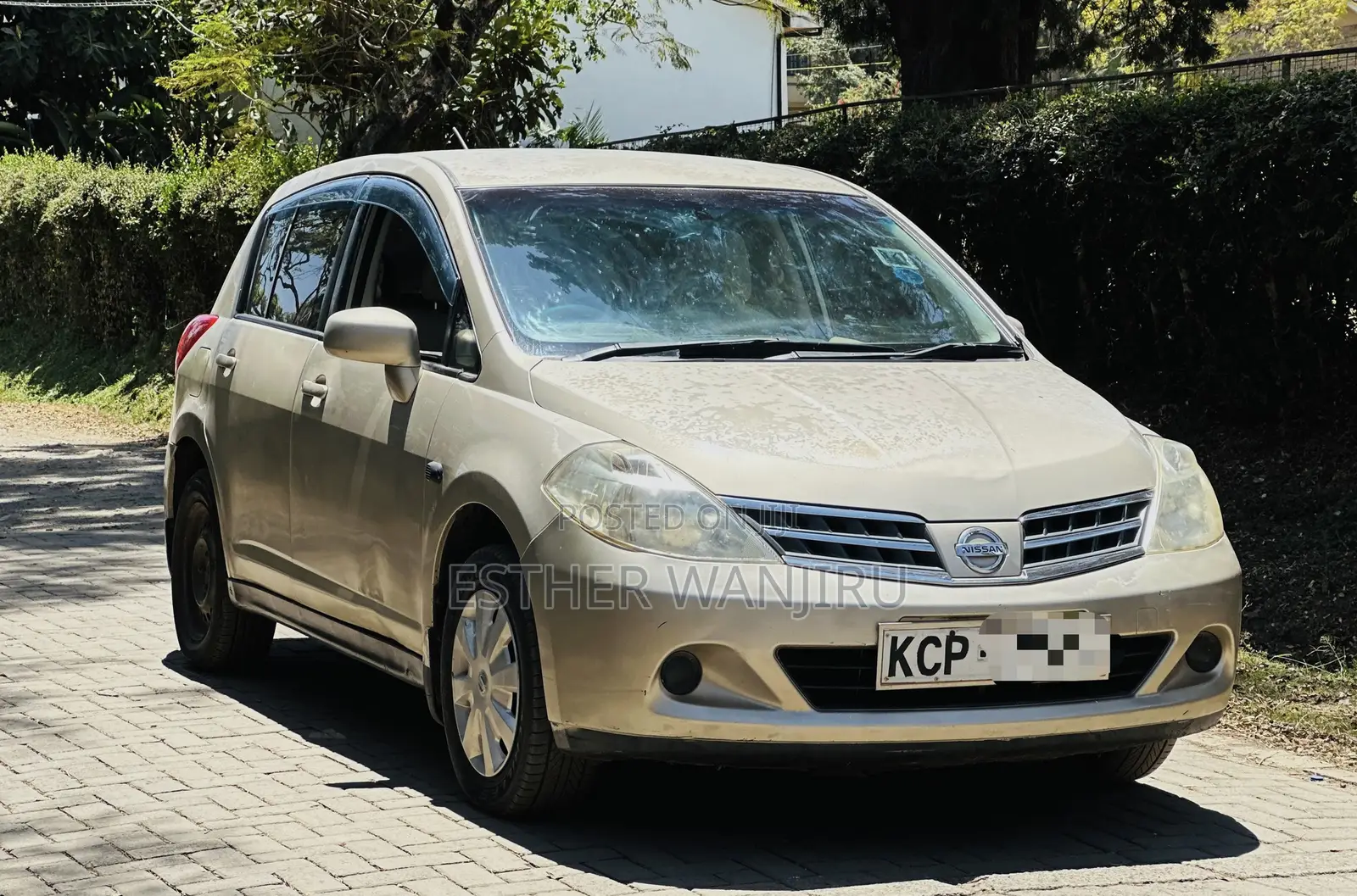 Nissan Tiida 2010 Brown