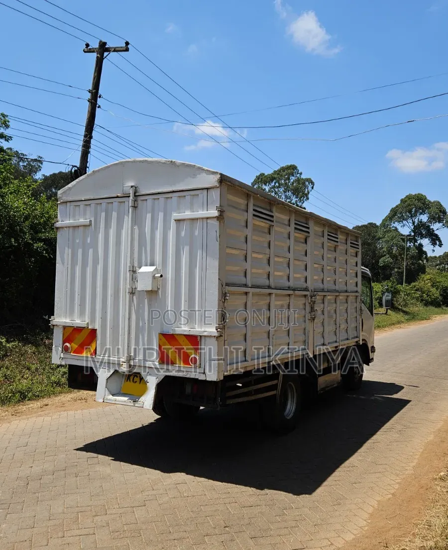 Isuzu ELF Truck 2020 White