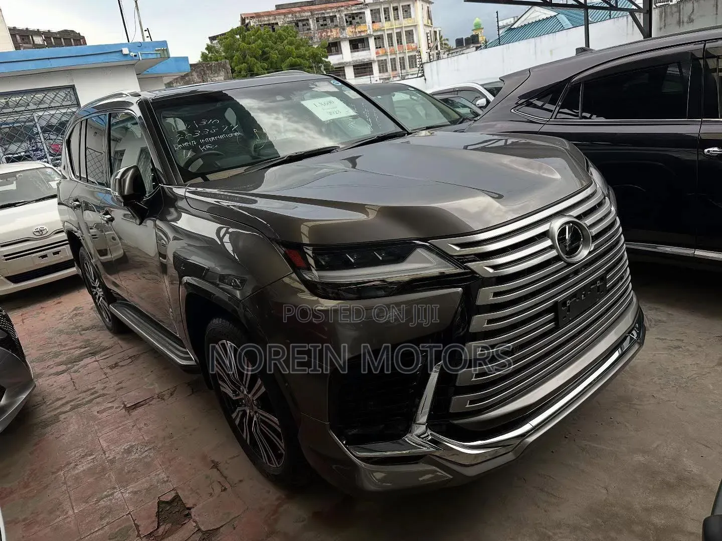 Lexus LX 2023 Gray
