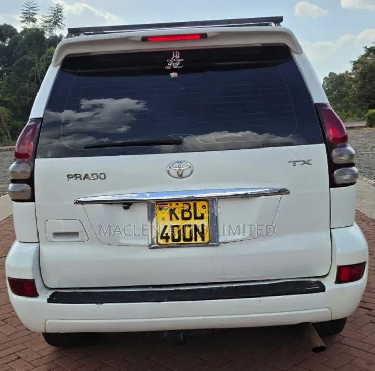 Toyota Land Cruiser Prado 2004 White
