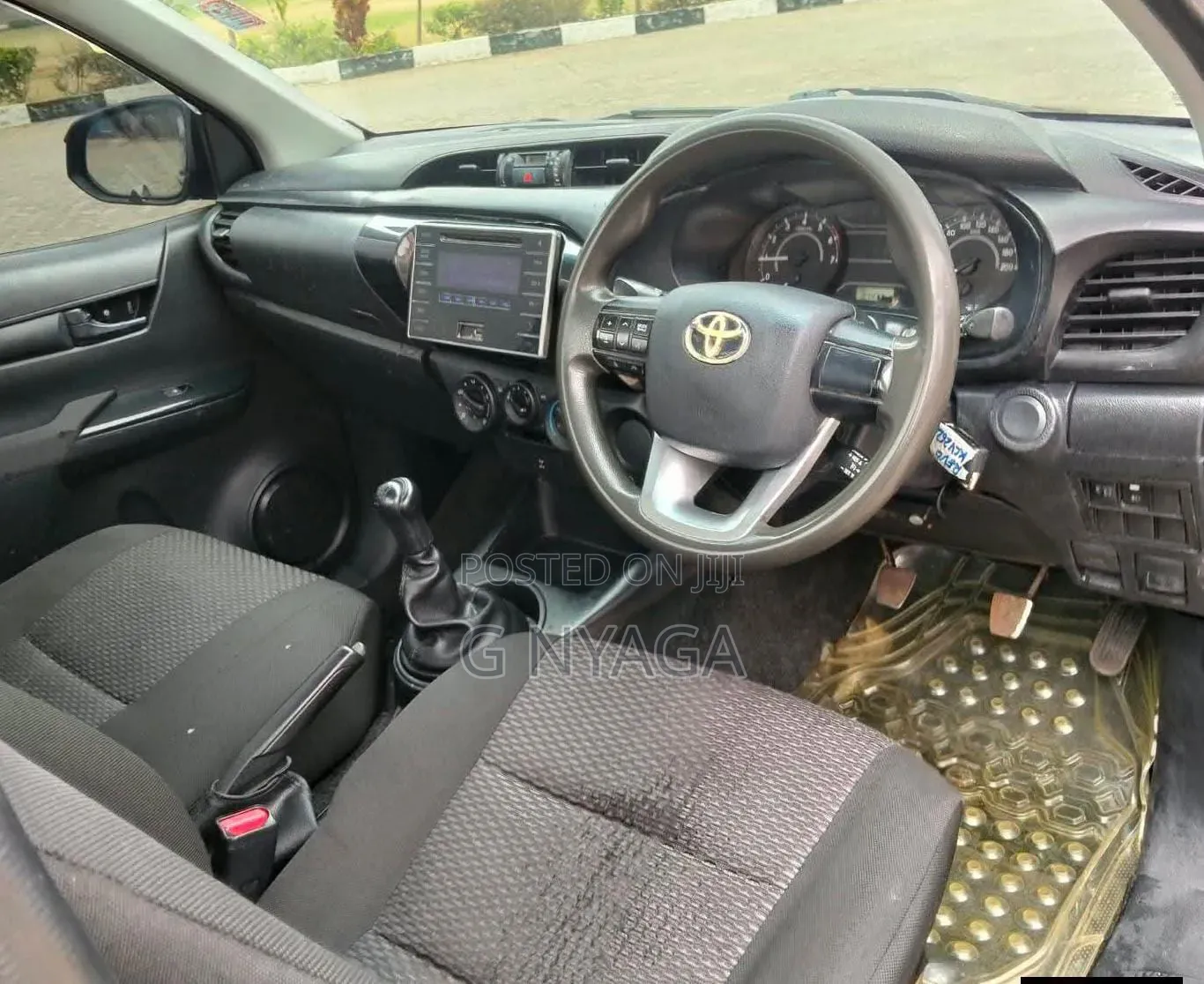 Toyota Hilux 2019 Gray