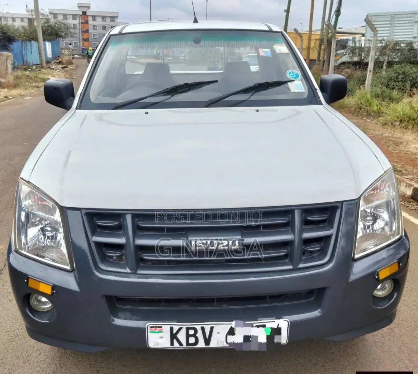 Isuzu D-MAX 2012 White