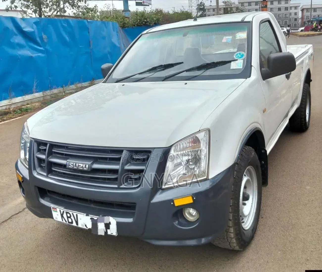Isuzu D-MAX 2012 White