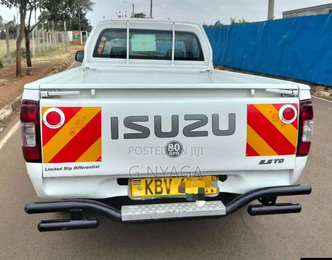 Isuzu D-MAX 2012 White