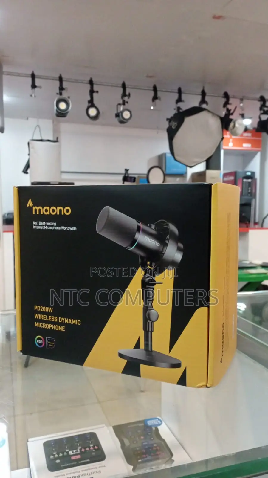 Maono Pd200W Hybrid Wireless Podcast RGB Microphone