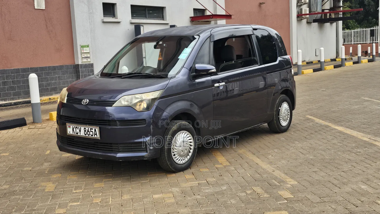 Toyota Spade 2013 Gray