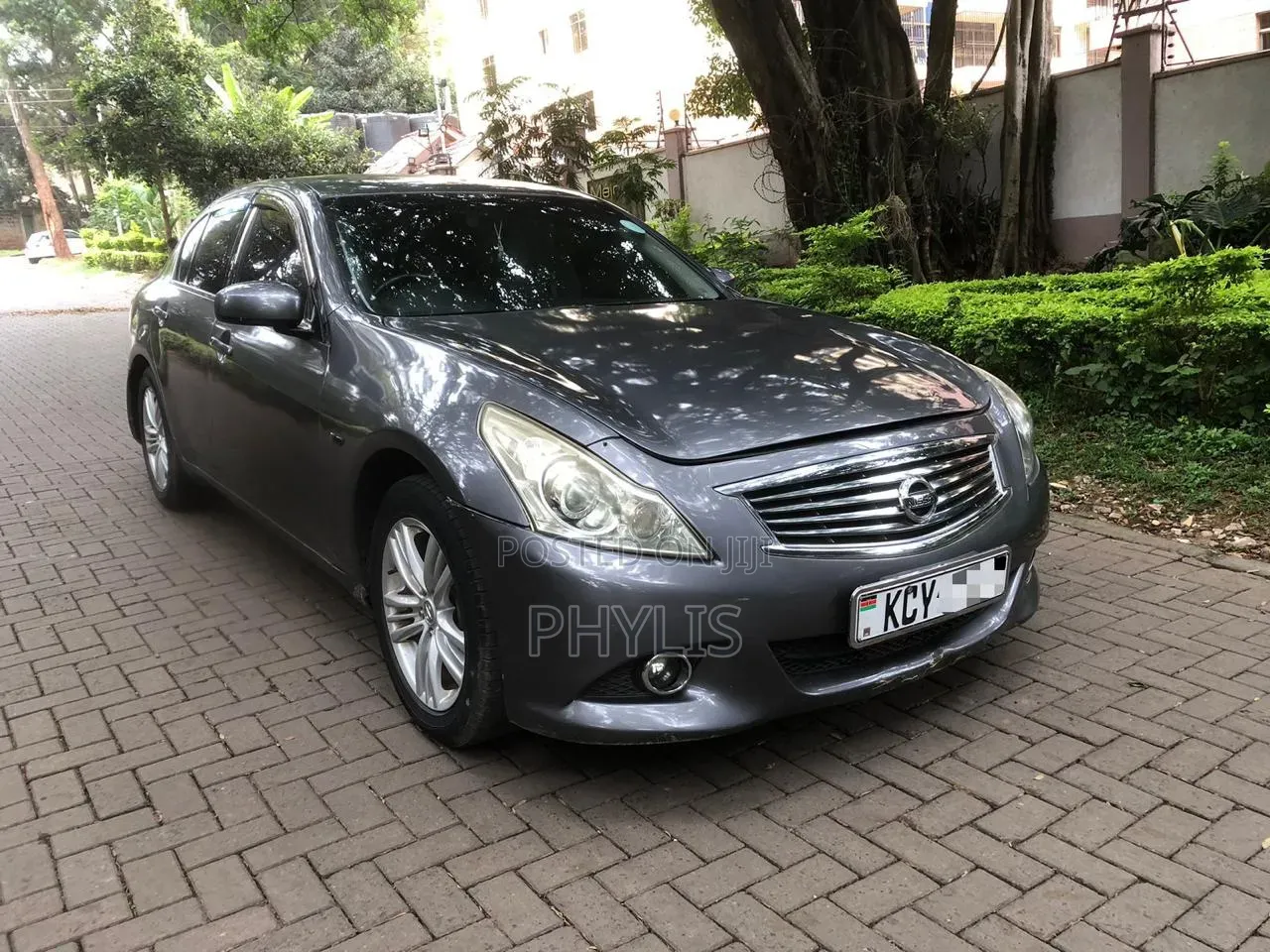 Nissan Skyline 2012 Gray
