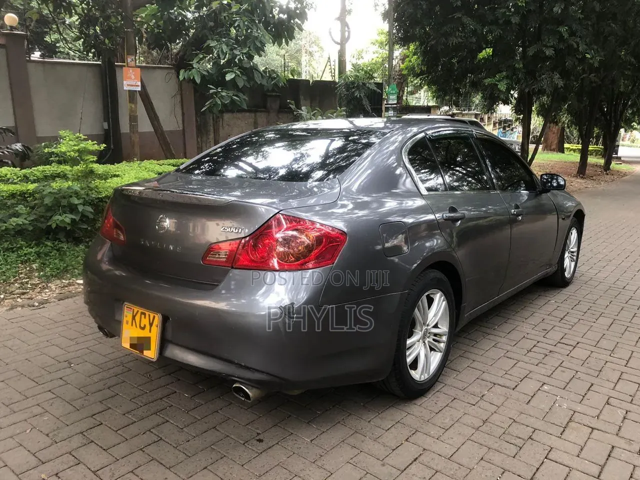 Nissan Skyline 2012 Gray
