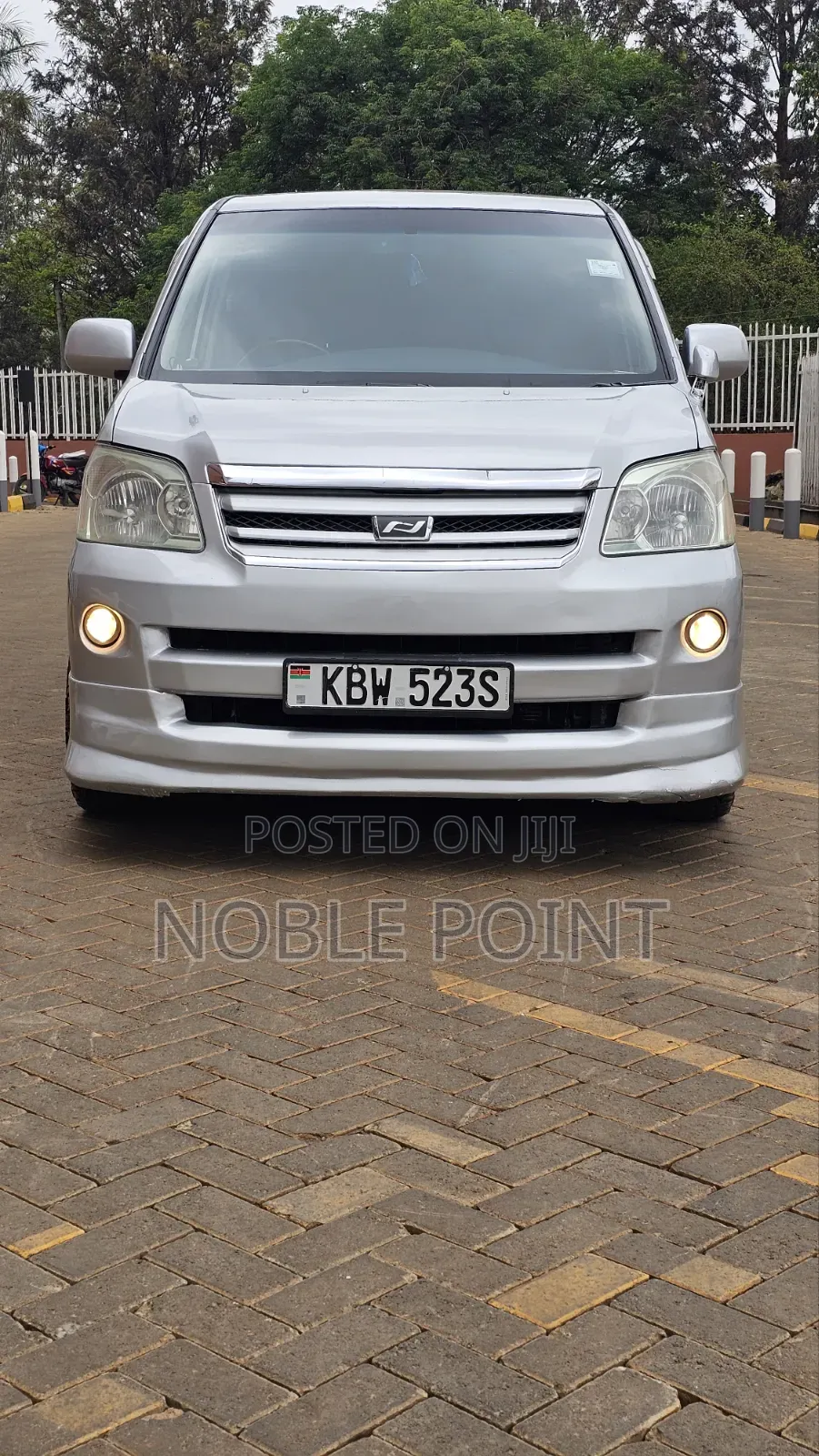 Toyota Noah 2006 Silver