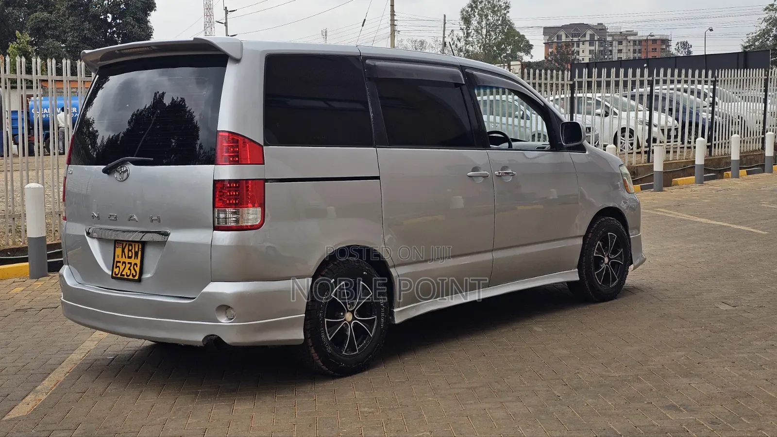 Toyota Noah 2006 Silver