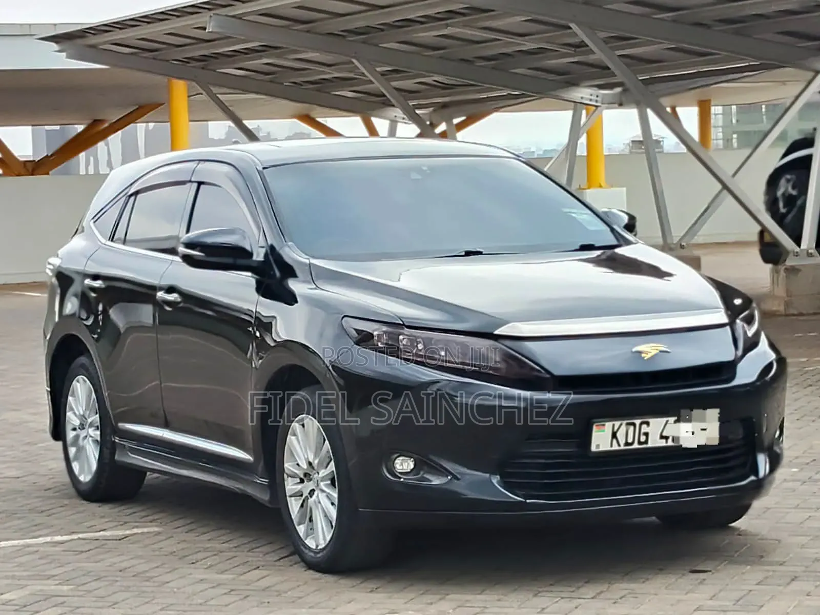 Toyota Harrier 2.0 2015 Black