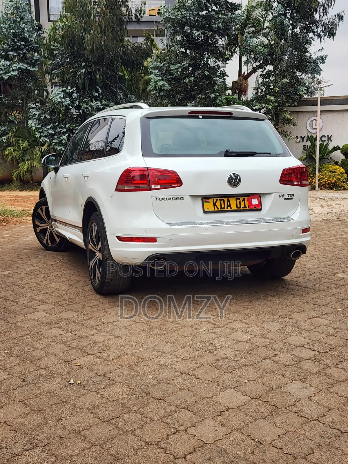 Volkswagen Touareg TDI R-Line 4dr SUV AWD (3.0L 6cyl Turbodiesel 8A)