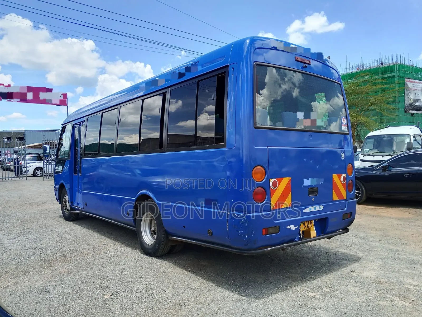 Mitsubishi Fuso Rosa 2017 Blue