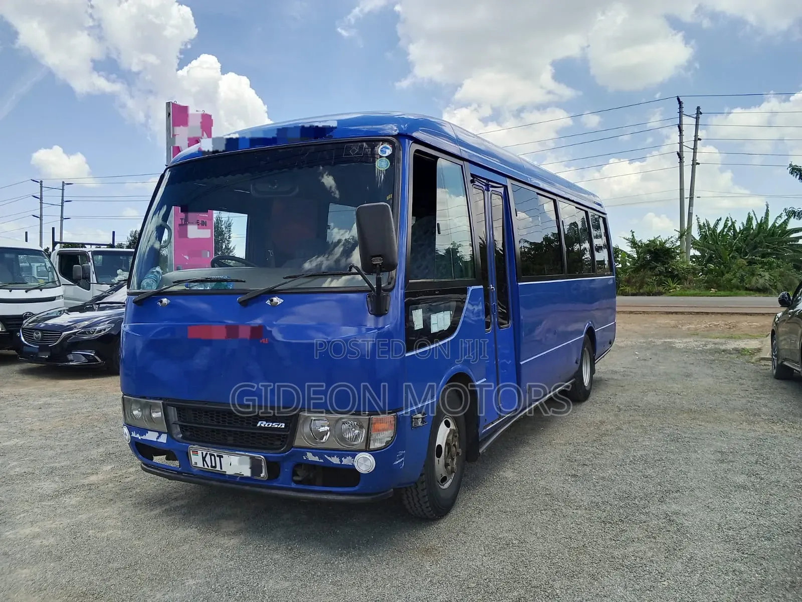 Mitsubishi Fuso Rosa 2017 Blue