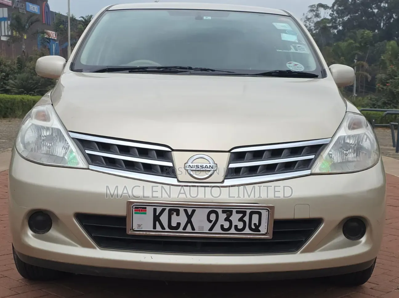 Nissan Tiida 2012 Gold