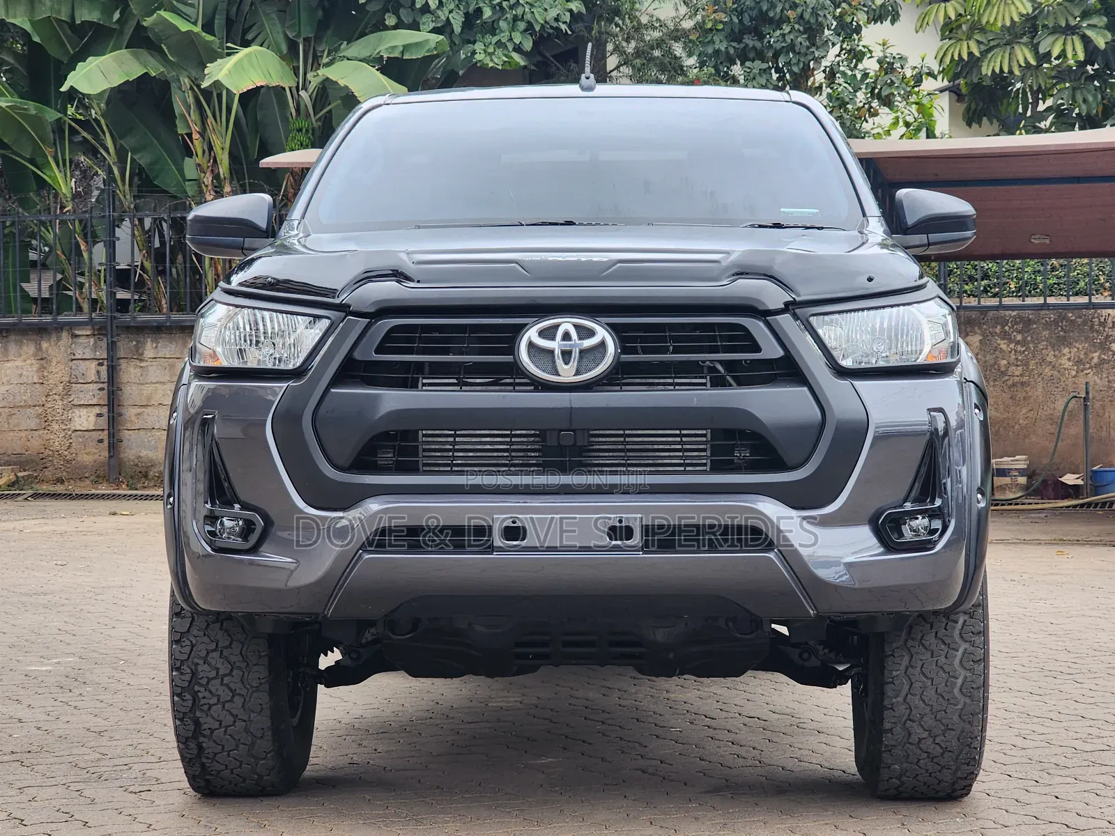 Toyota Hilux 2020 Gray