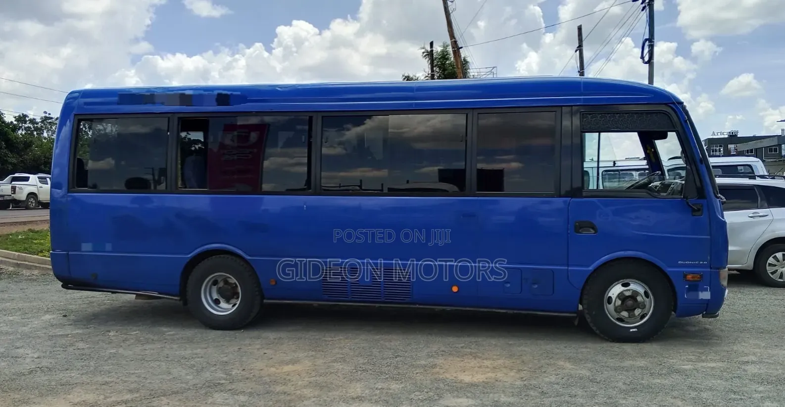 Mitsubishi Fuso Rosa 2017 Blue